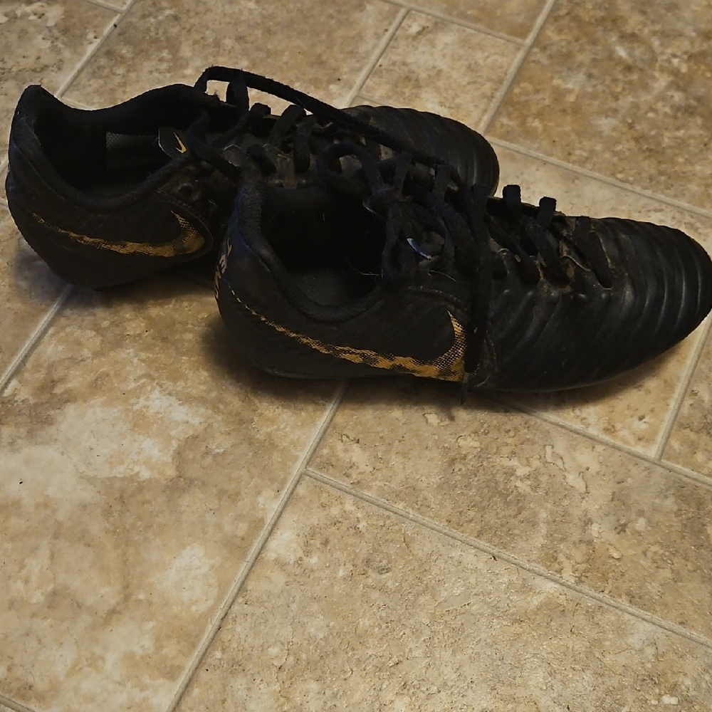 Nike Black and Gold Soccer Cleats 4Y